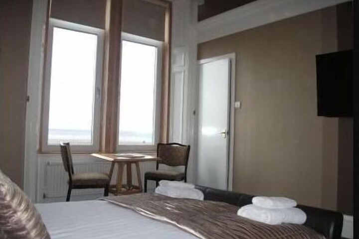 Room 7 of 20