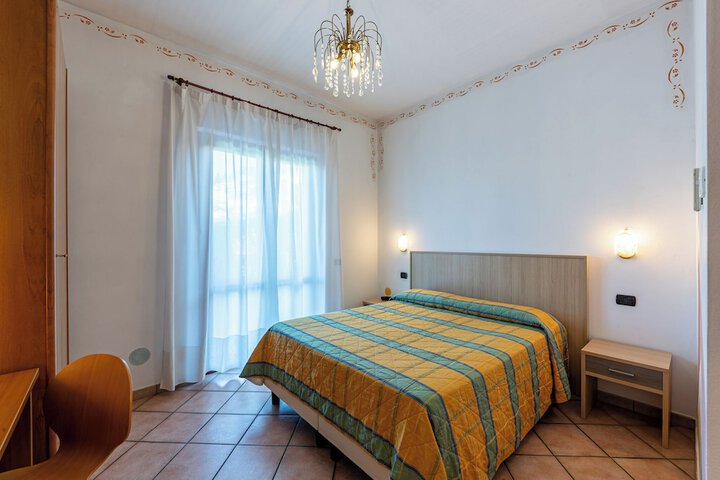 Room 4 of 39