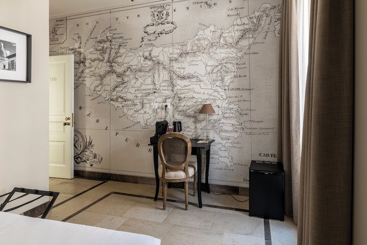 Room 14 of 101