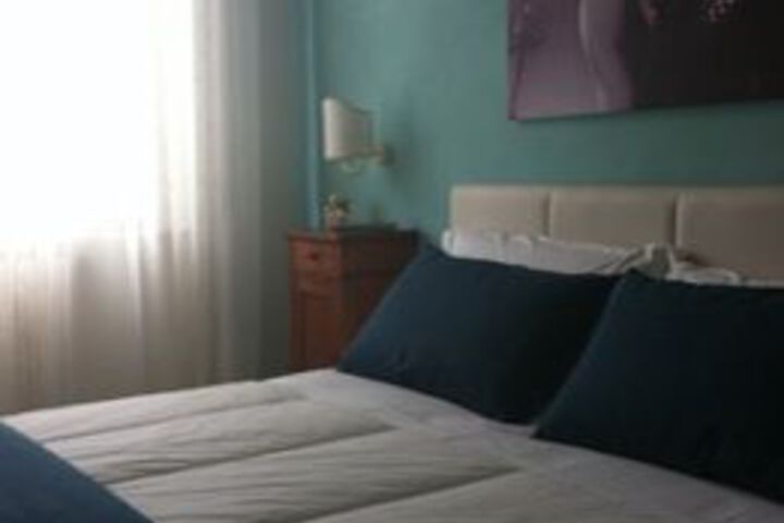Room 12 of 33