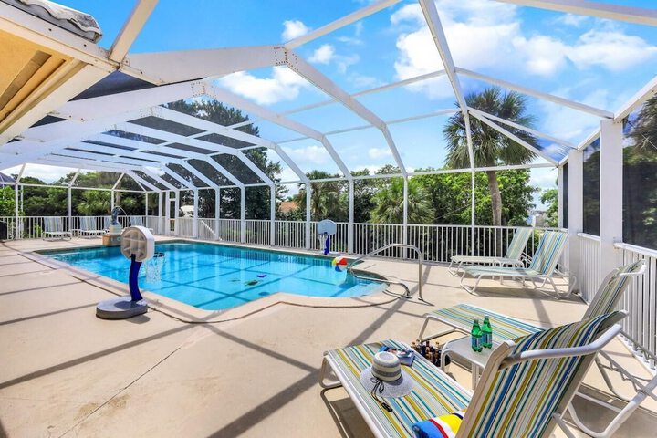 Pool 21 of 36