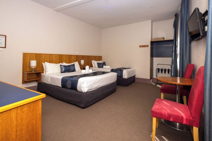 Room 8 of 34
