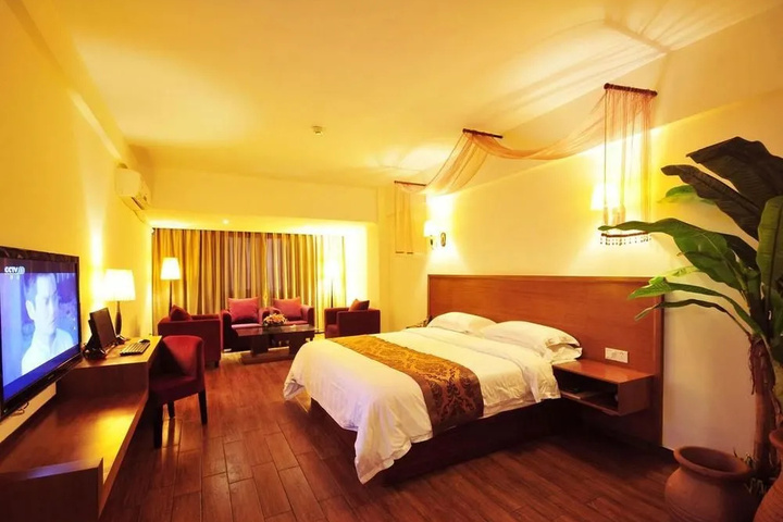 Room 5 of 14