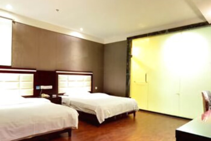 Room 8 of 8
