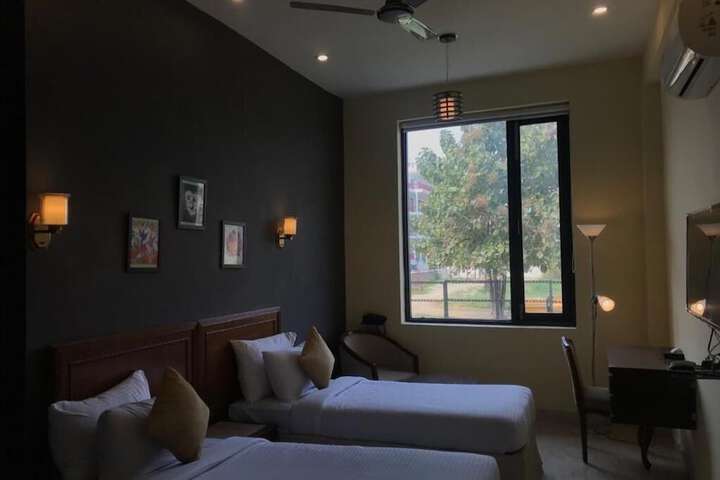 Room 17 of 40