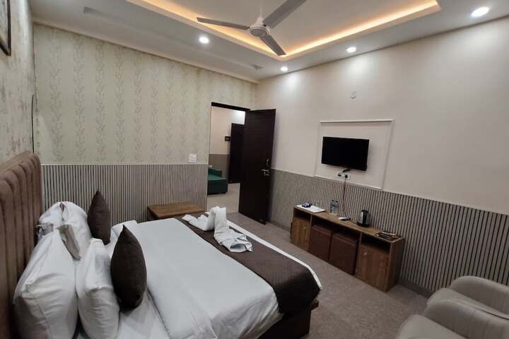 Room 35 of 56