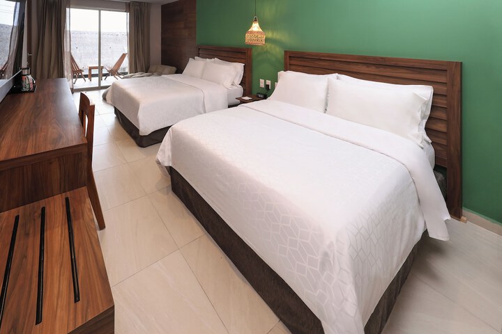 Room 14 of 34