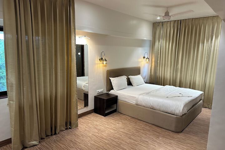 Room 4 of 22