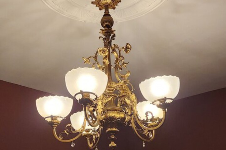 Room 46 of 83