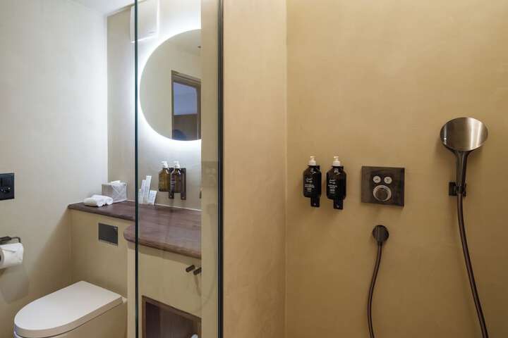 Room 60 of 90