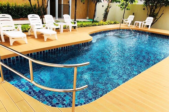 Pool 41 of 56