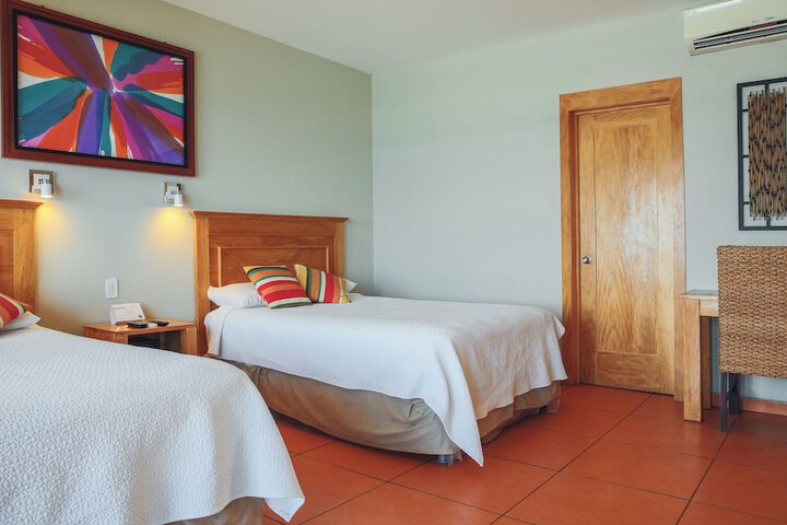Room 3 of 131