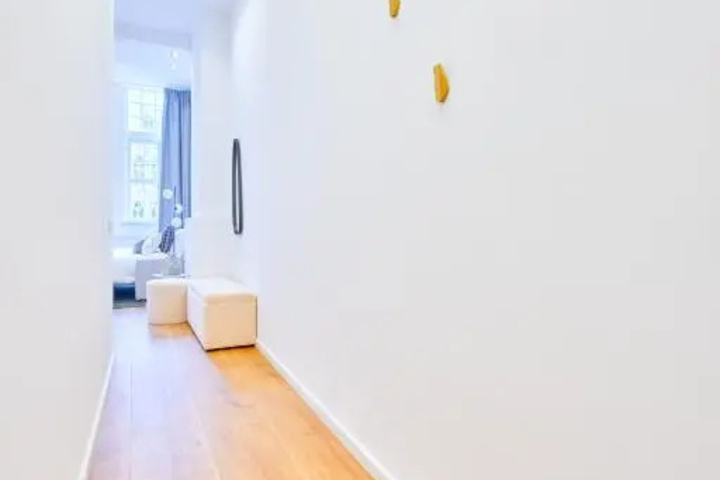 Room 2 of 4