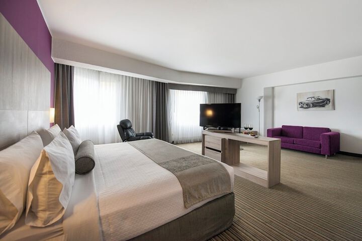 Room 17 of 212
