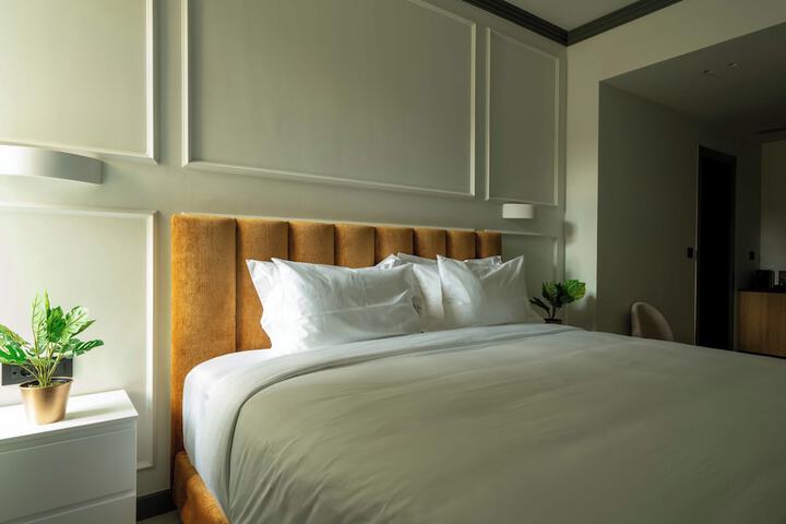 Room 15 of 120