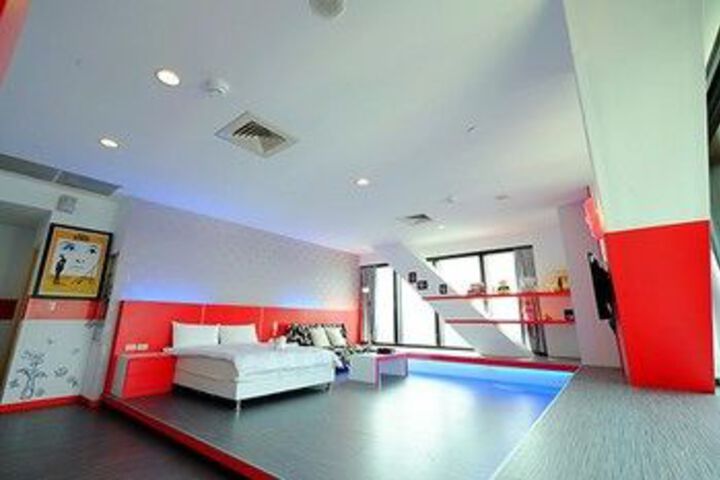 Room 18 of 42