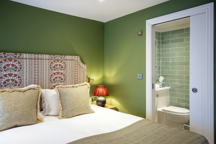 Room 50 of 79