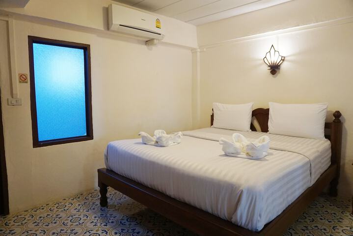 Room 5 of 35