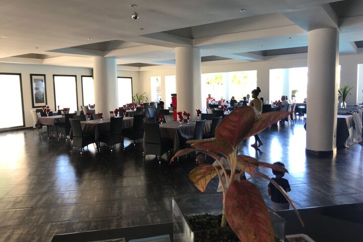 Dining 69 of 90