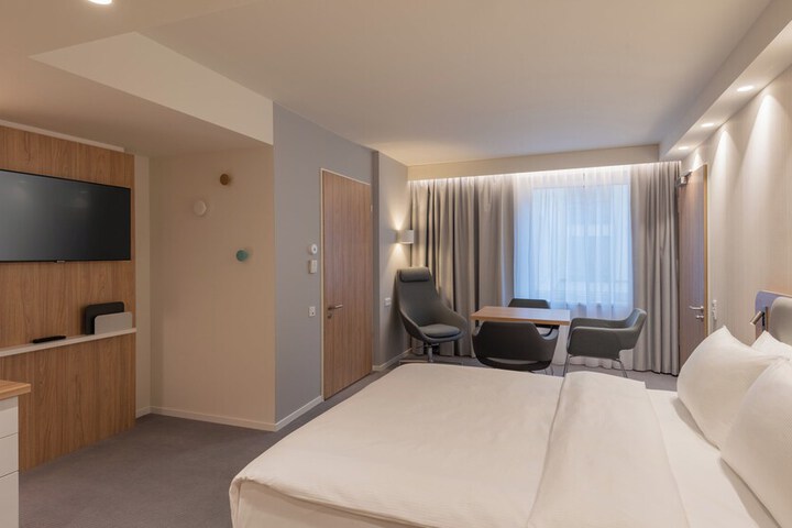 Room 15 of 88