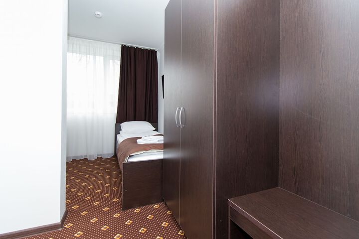 Room 9 of 31