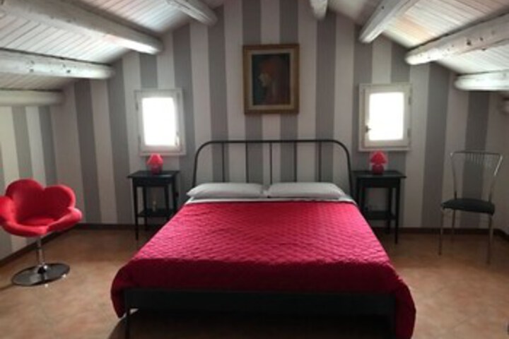 Room 16 of 27