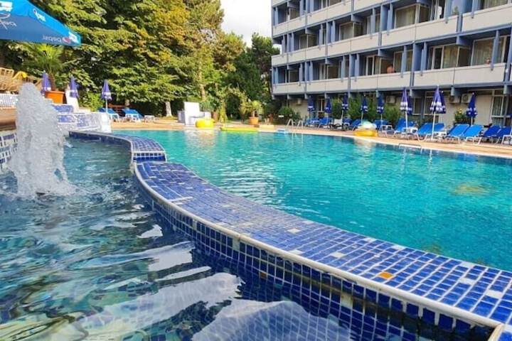 Pool 73 of 113