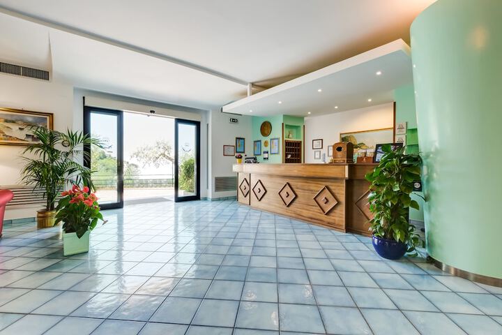 Guest Lobby