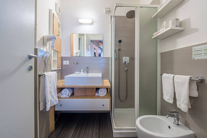 Room 169 of 241