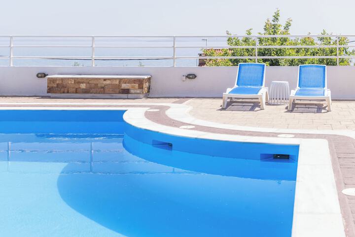 Pool 32 of 49