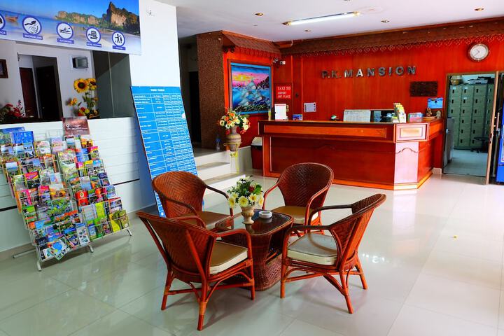 Check-in/check-out kiosk