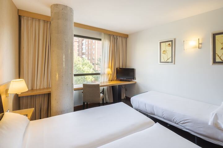Room 33 of 92