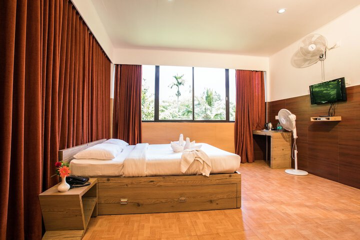 Room 9 of 48