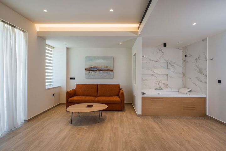 Room 21 of 147