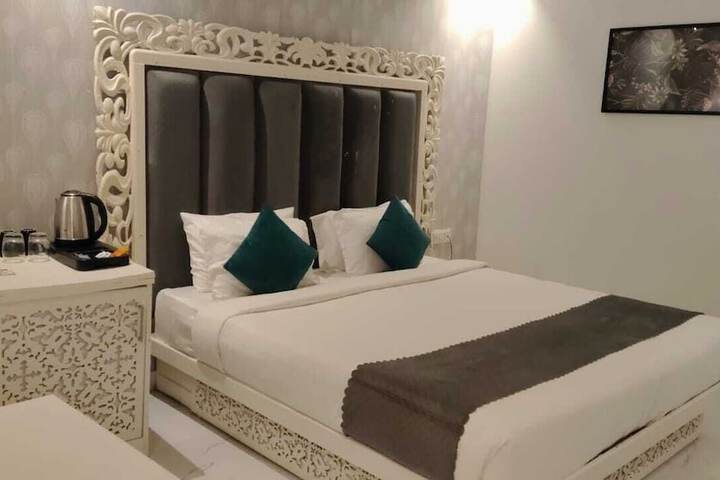 Room 19 of 68