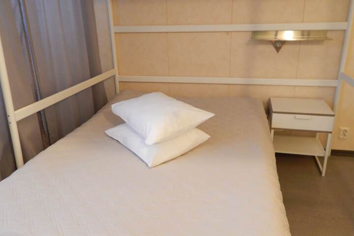 Room 26 of 86