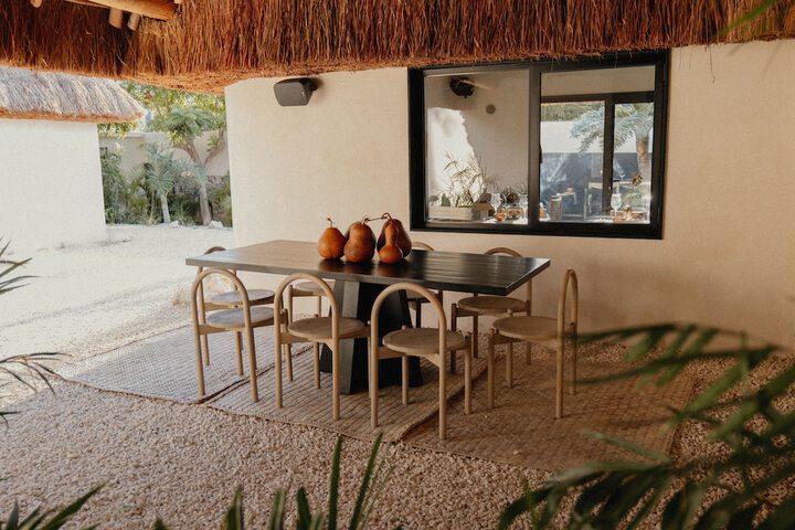 Dining 42 of 47