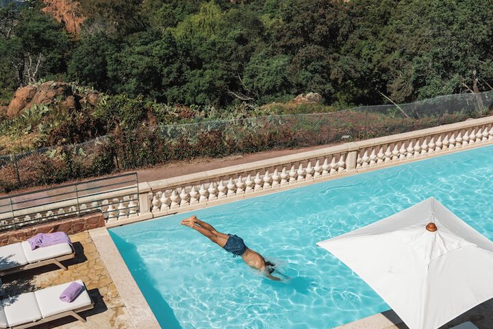 Hotel with Pool