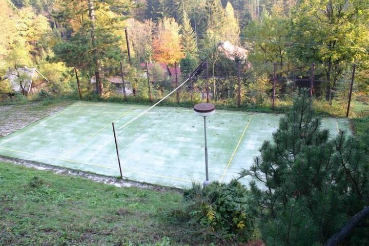 Tennis court