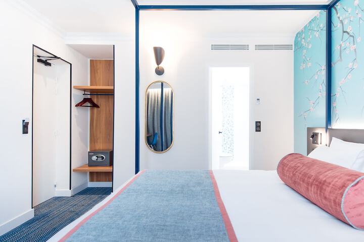 Room 9 of 71