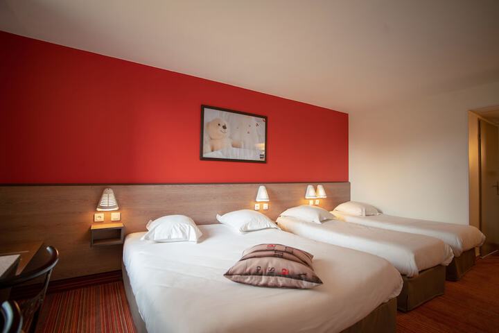 Room 5 of 30