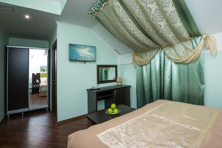 Room 12 of 71