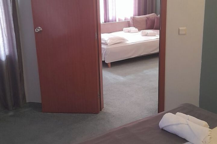 Room 12 of 52