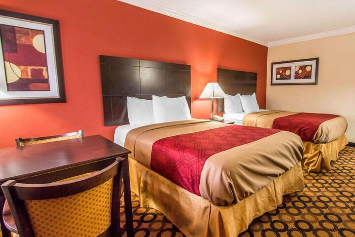 2 Double Beds (3 of 11)