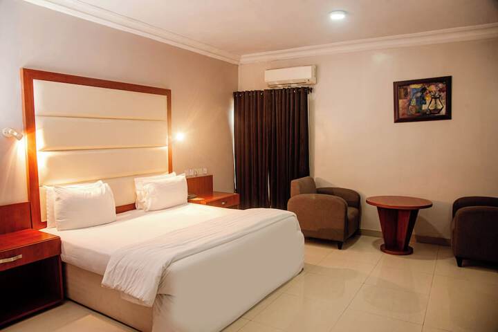 Room 32 of 70