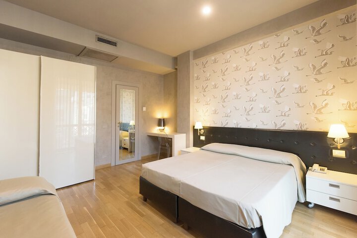 Room 34 of 62
