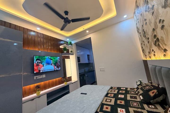Room 2 of 14