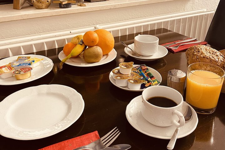 Breakfast/Coffee Service 24 of 44