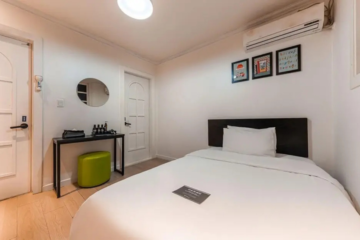Room 2 of 15