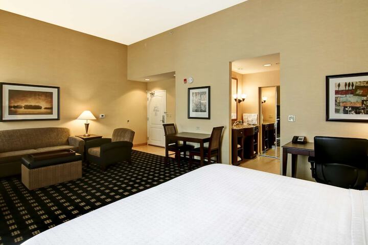 Room 10 of 90
